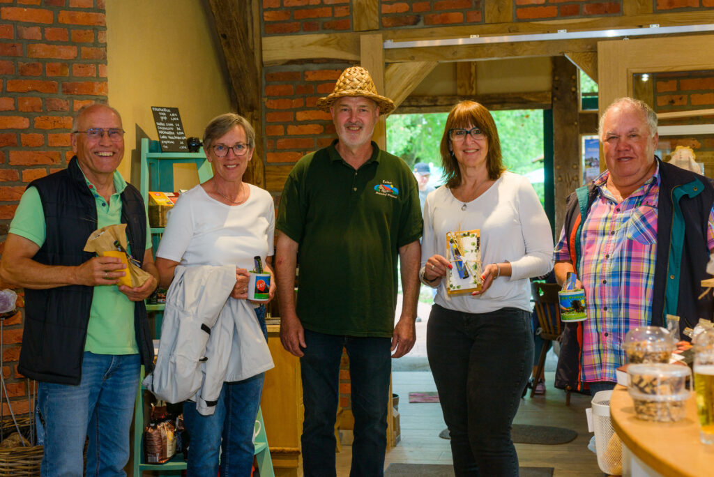 Hochwertige Spezialitäten und viele nette Besucherinnen und Besucher auf dem Hof Wehdebrock.