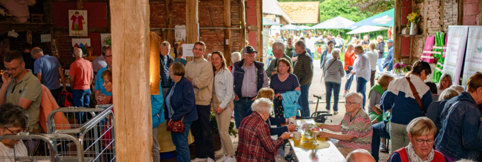 Hochwertige Spezialitäten und viele nette Besucherinnen und Besucher auf dem Hof Wehdebrock